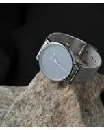 Sleek Mesh Band Watch