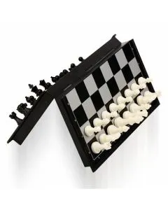 Magnetic travel chess boards